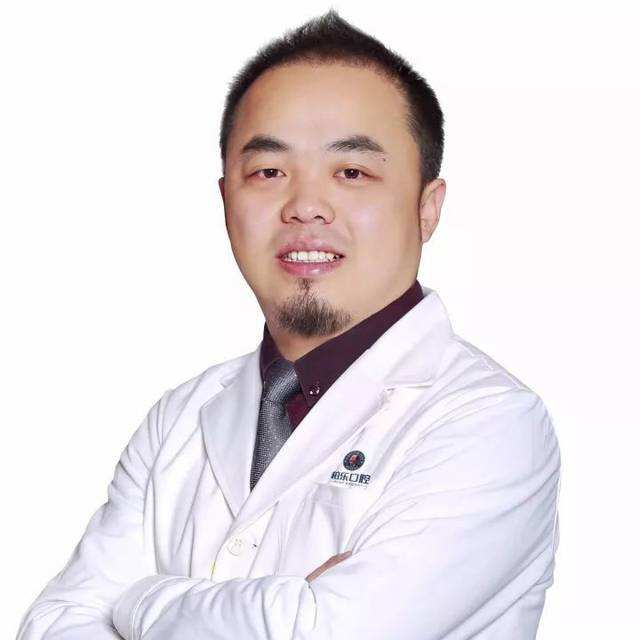 譚川云