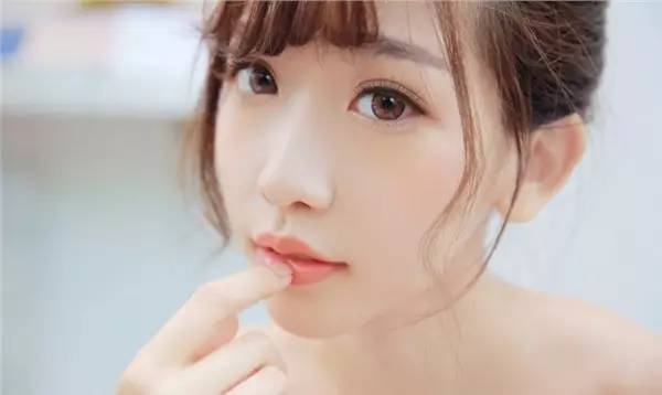 深圳割雙眼皮專業(yè)醫(yī)生有哪些？哪個反饋比較好？
