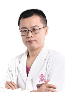 上海伊萊美錢玉鑫、邱文苑哪個做肋骨鼻綜合隆鼻更好？