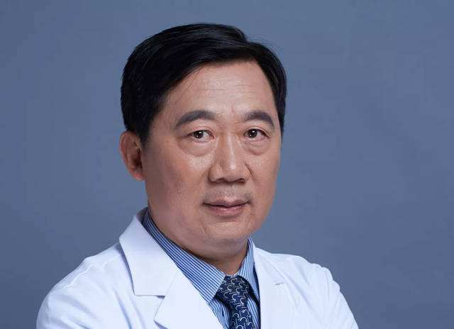 八大處李發成醫生做自體脂肪豐胸效果好不好？