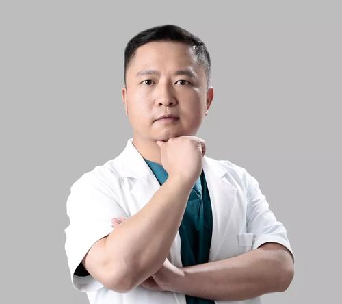 譚拯醫(yī)生怎么樣？譚拯做鼻子好不好？