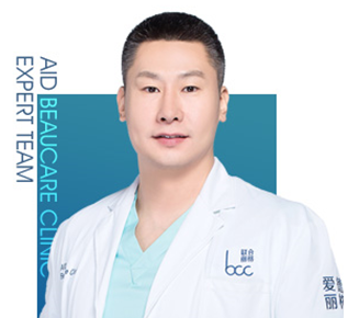 何明達
