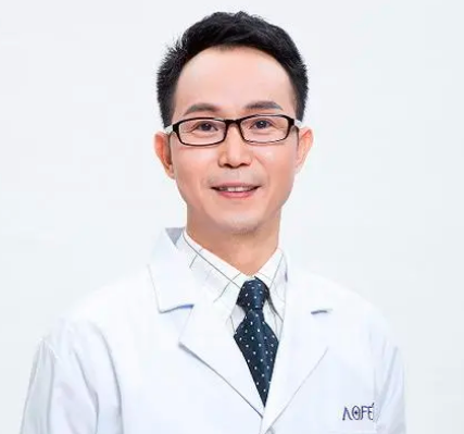 莫讓偉